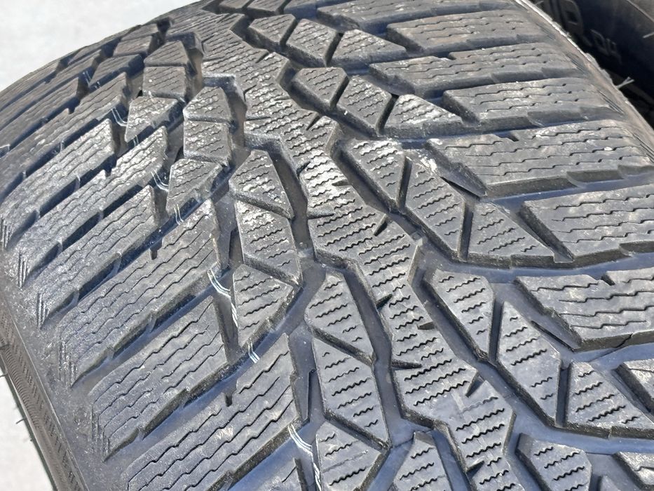 225/55/R17 Nokian WR 2бр зимни dot0222