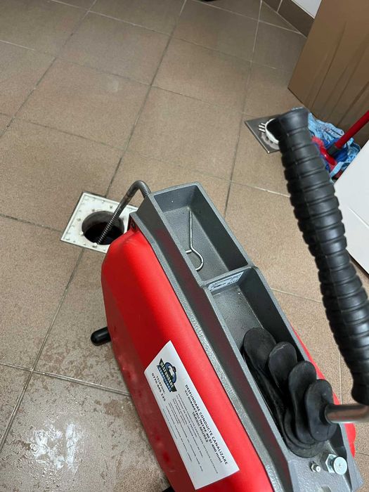 Desfundare WC Desfundare chiuveta Desfundare conducte