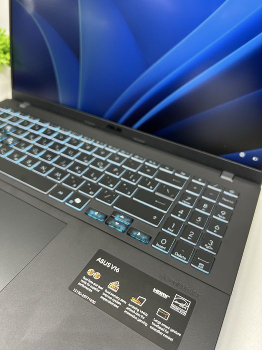 Asus V16 core(TM)5210H