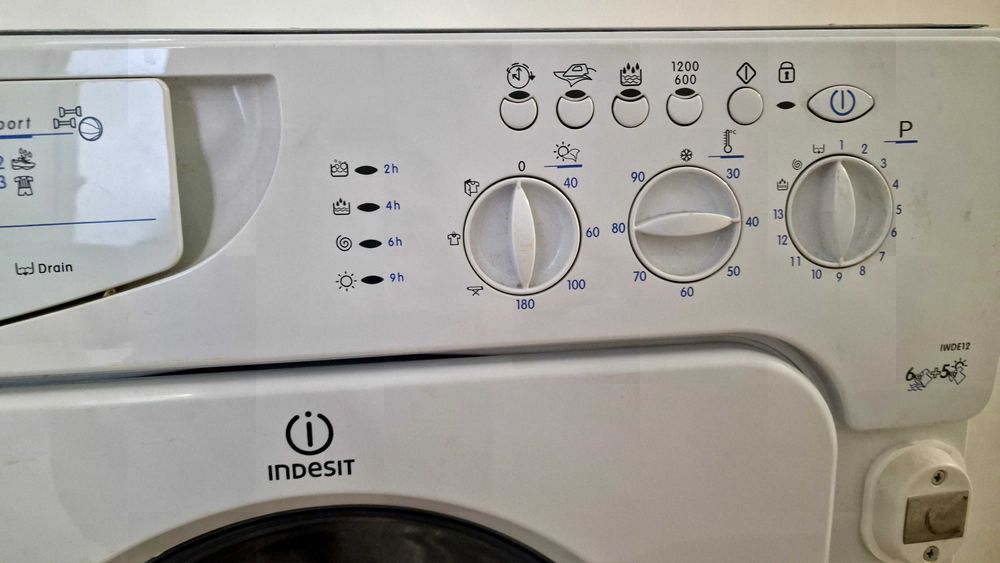 Пералня с сушилня за вграждане indesit