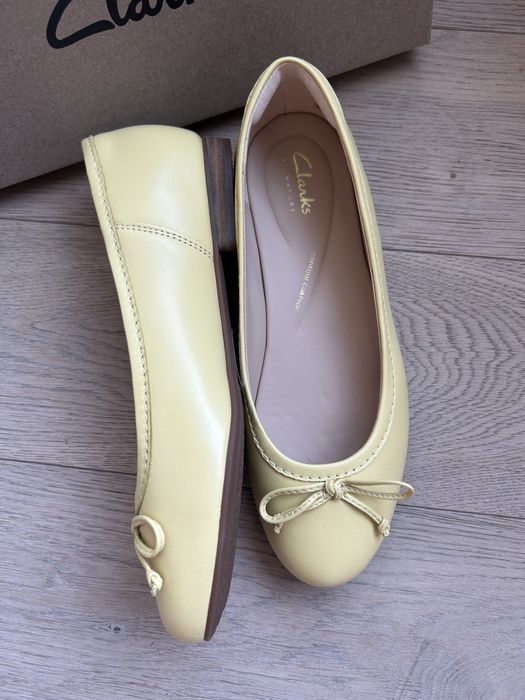 Нови обувки Clarks 36,5