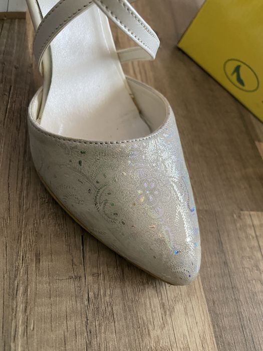 Pantofi eleganti de dama