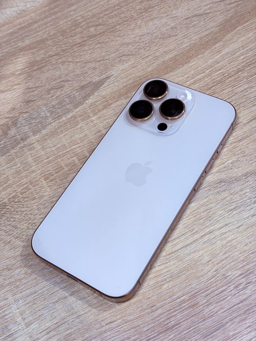 Айфон 16 про продается!