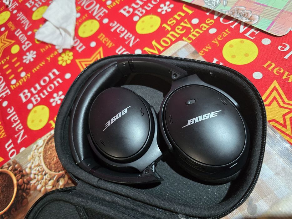 Piese Căștile wireless Bose QuietComfort 45