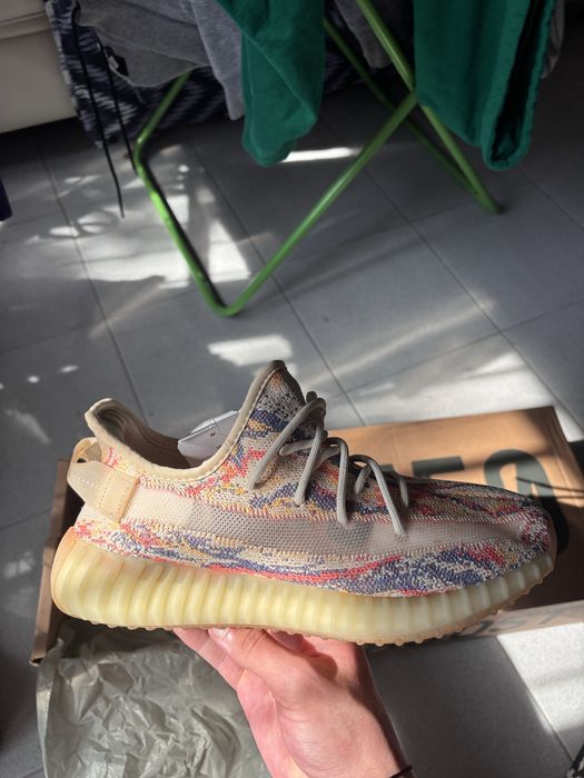 yezzy 350 v2