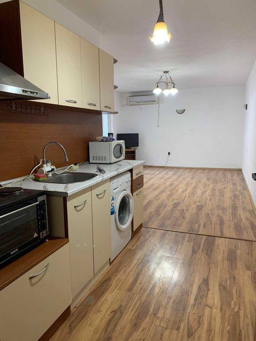 Дава се под наем Тристаен апартамент в Бургас, Възраждане - 105 кв.м за 114.75 € - Снимка #14