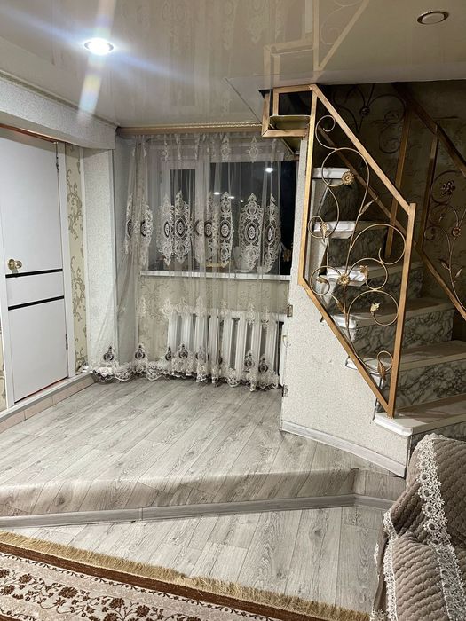 Продам коттедж на Высточном вдоль дороги