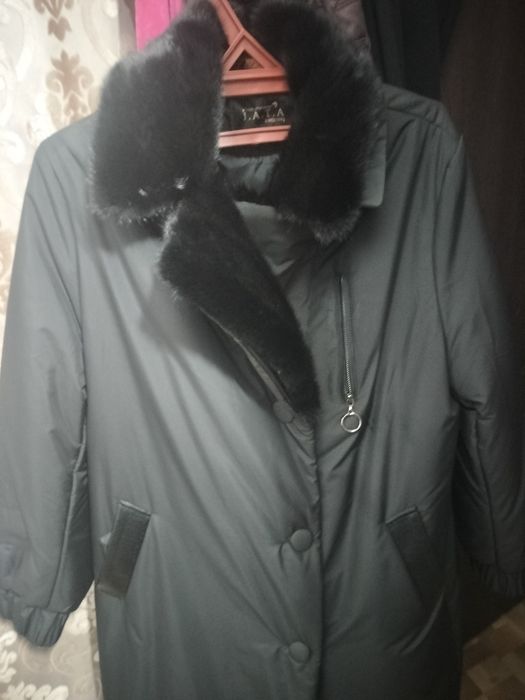 Продам женскую куртку