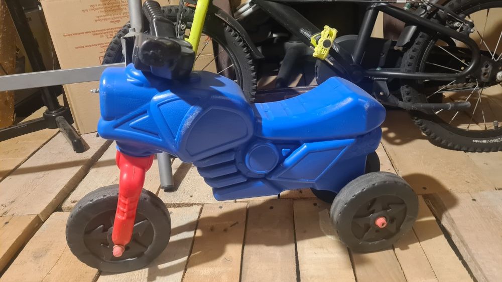 Triciclete de plastic pentru copii