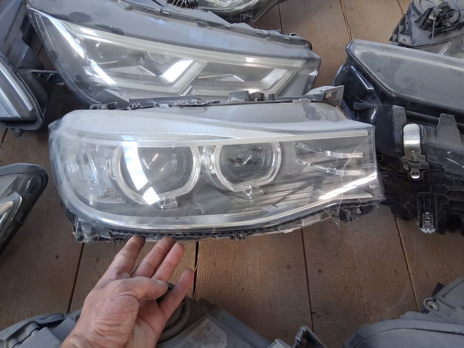 Vând faruri bmw diferite modele