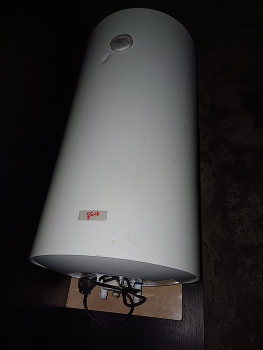 Vând mașină de spălat un boilar și 2 aragaze