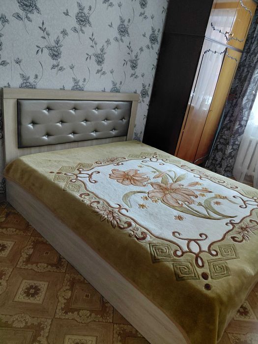 Кровать для спальни