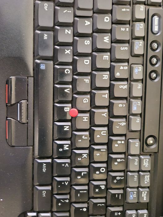 Лаптоп ThinkPad R40e