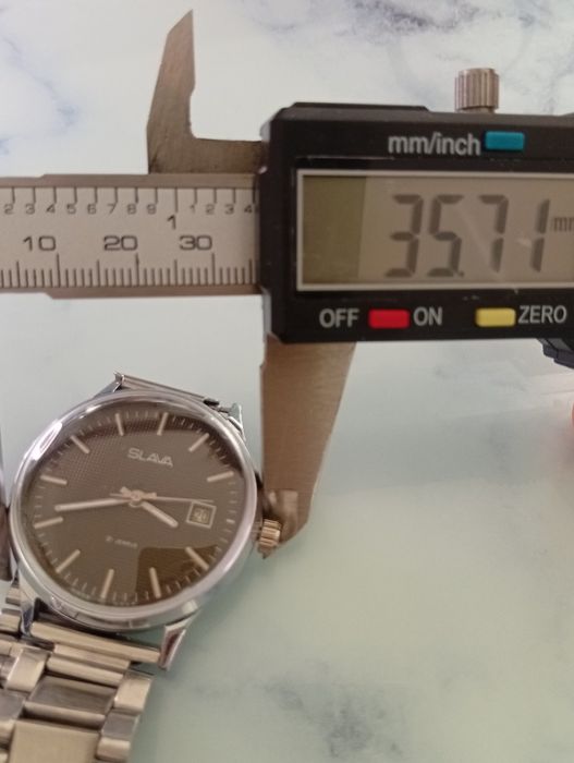 Руски ръчен механичен часовник СЛАВА SLAVA.