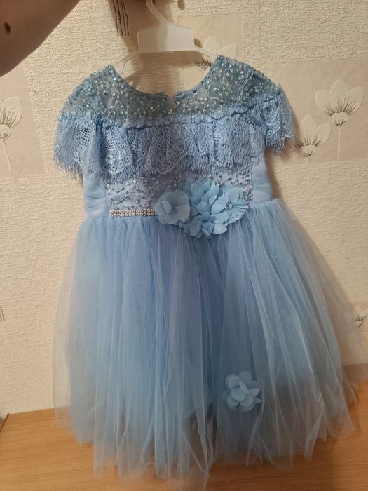 Продам детское платье праздничное