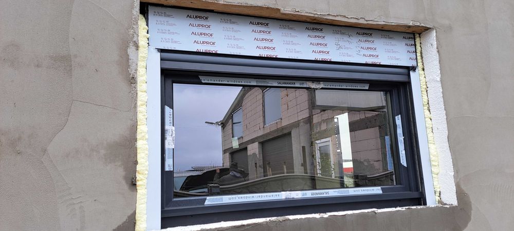 RULOURI Aluminiu si Usi de garaj rezidentiale SECTIONALE