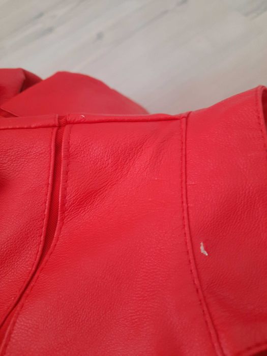 Вталено кожено яке