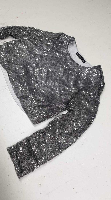 Скъсен топ Зара от пайети