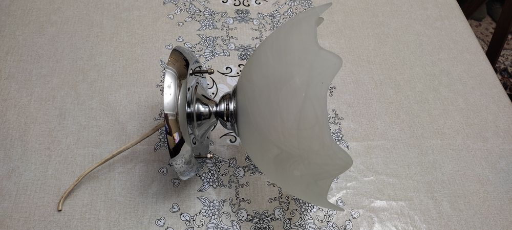 Люстра в хорошем состоянии