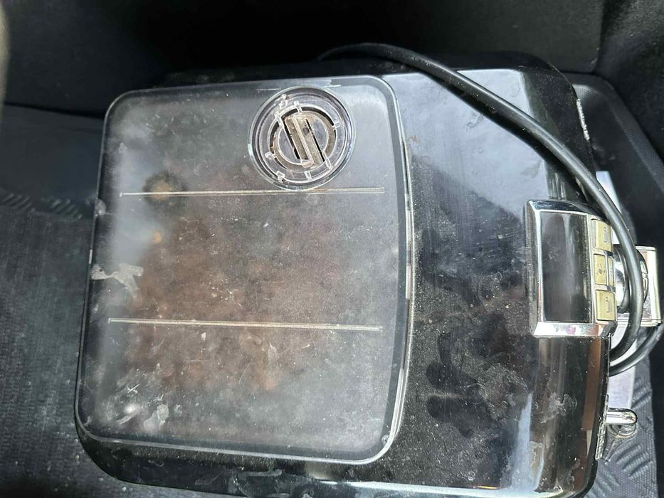 Продавам автоматична кафе машина Philips Saeco Syntia