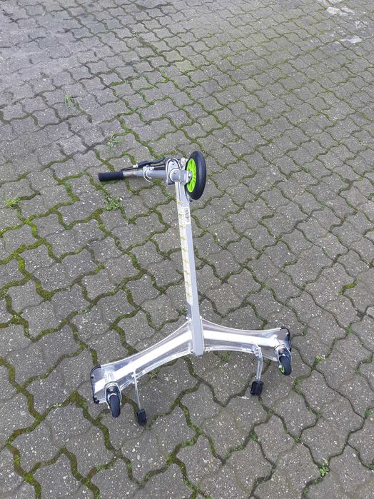 Vând trotinetă razor