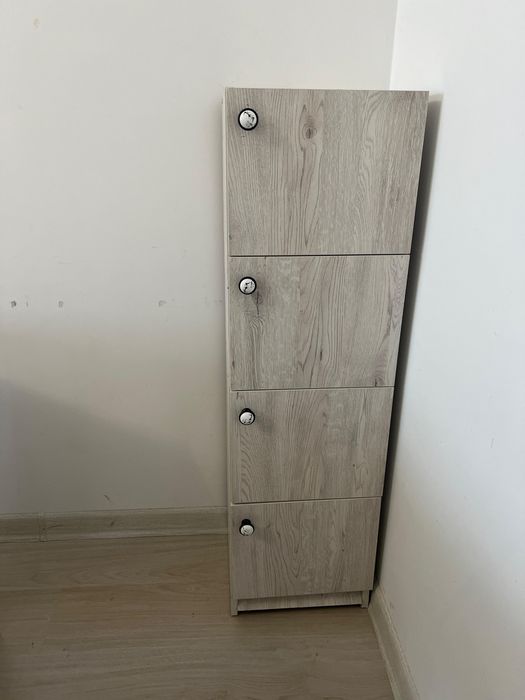 Маникюрный стол.