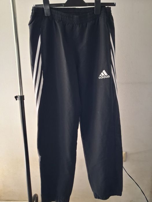 ADIDAS долници S,M,L