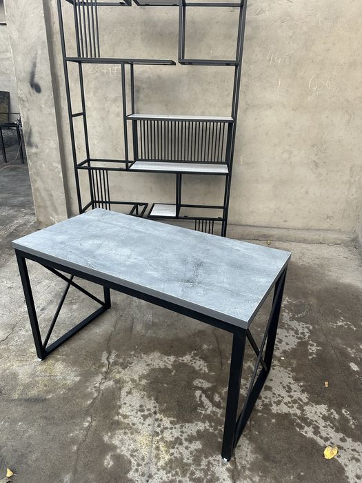 Стол в стиле лофт