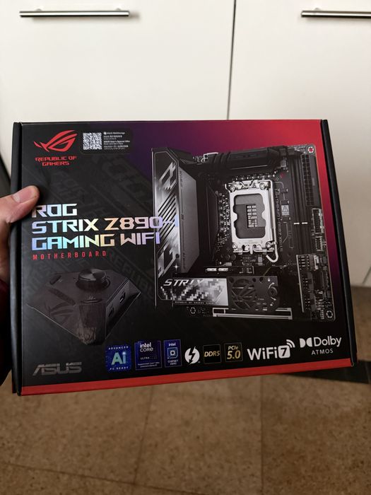 Asus Strix Z890I Gaming Wifi чисто ново