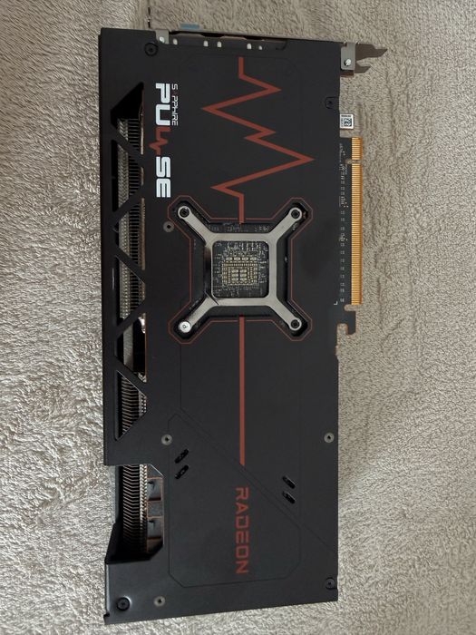 Placă video Sapphire AMD Radeon RX 7800 XT 16GB GDDR6