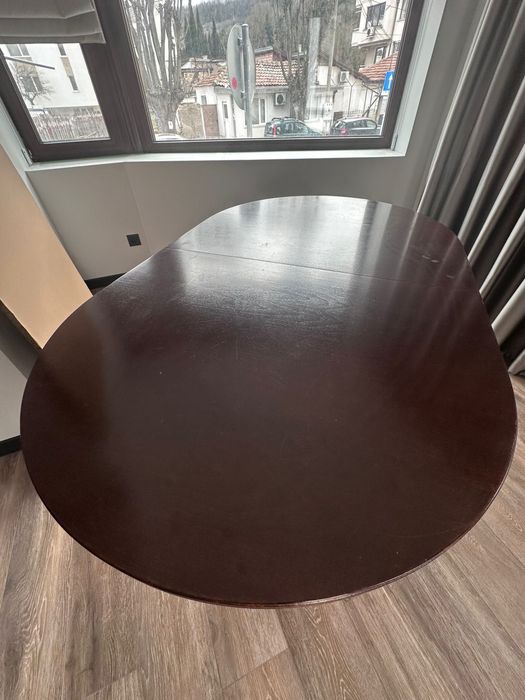 Разтегателна дървена трапезна маса