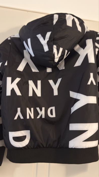 Дебело пухено двулицево яке на DKNY за 12 годишно