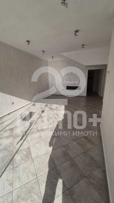 Дава се под наем Магазин в Велико Търново, Център - 70 кв.м за 510 € - Снимка #2