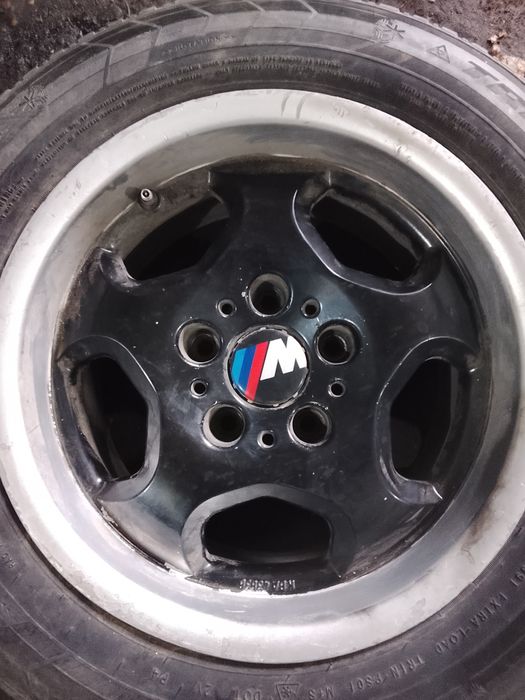 БМВ диски с покрышкой.