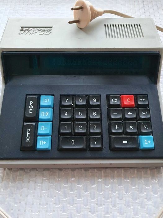 Советская счётная машинка калькулятор