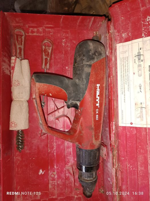 Vând set scule Hilti