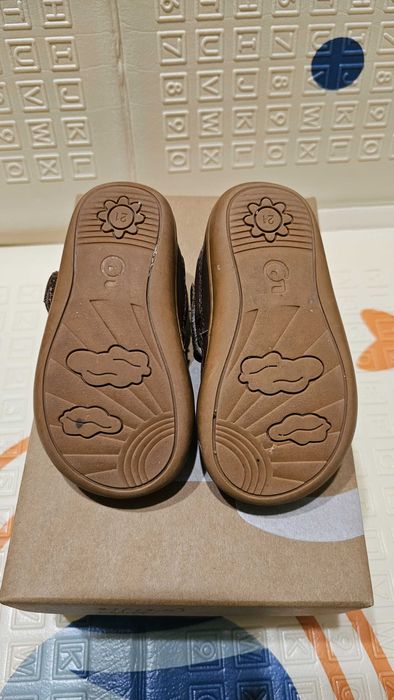 Продам детскую обувь