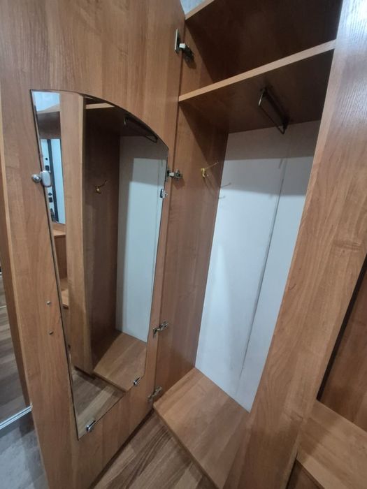 Продам срочно прихожую