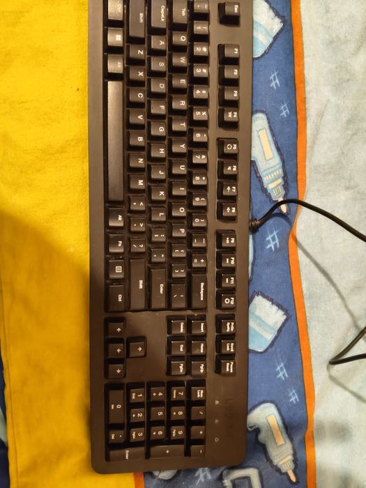 Vând 2 tastaturi de gaming