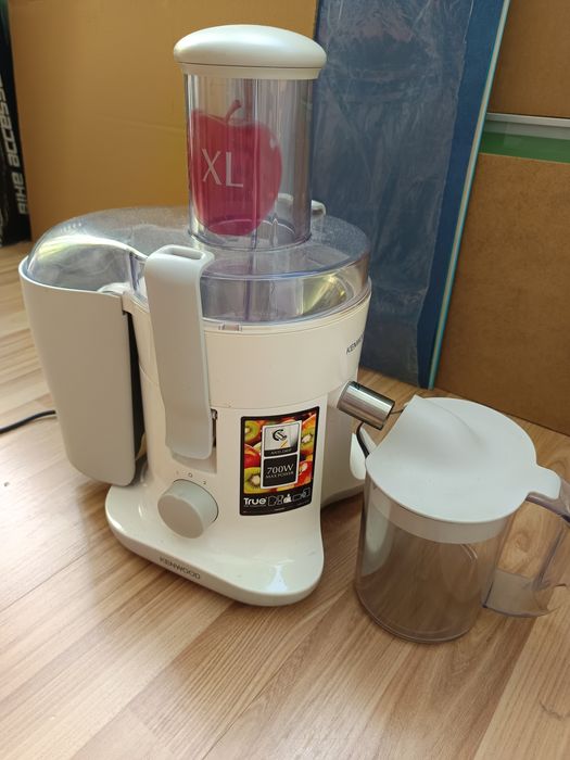 Сокоизтисквачка Kenwood je 680