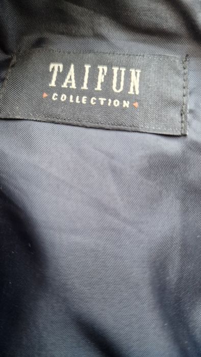 Fusta cu dungi dreapta