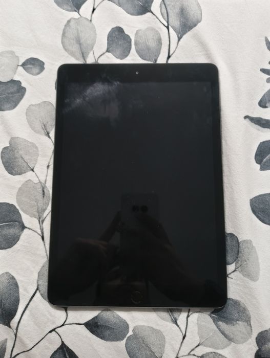 Apple iPad 7th Gen 32GB Wi-Fi + 1 калъф+ писалка | Отлично състояние