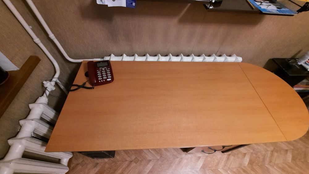 Стол + тумба в отличном  состоянии