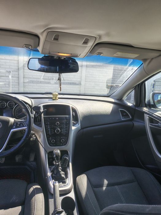 Opel Astra j1.7 tdi 2011