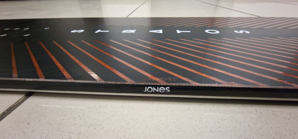 Snowboard Jones Stratos 159 – All-Mountain/Freeride Premium