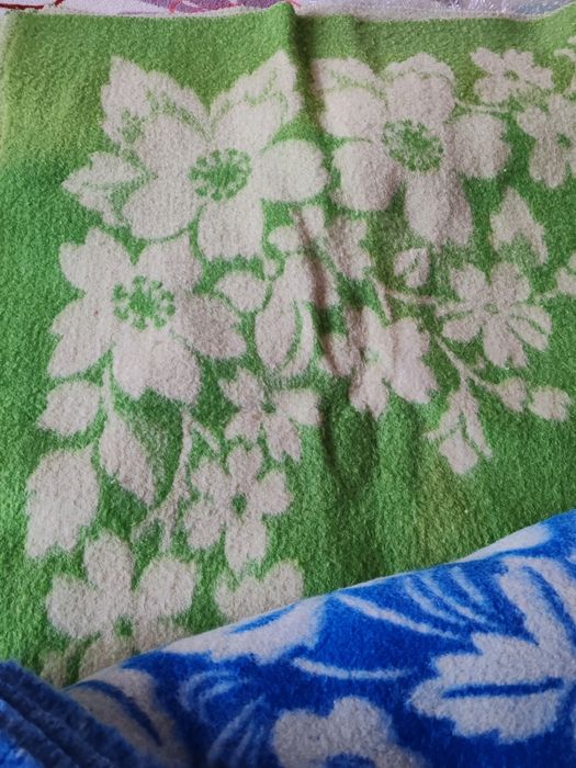 Продаю два одеяла