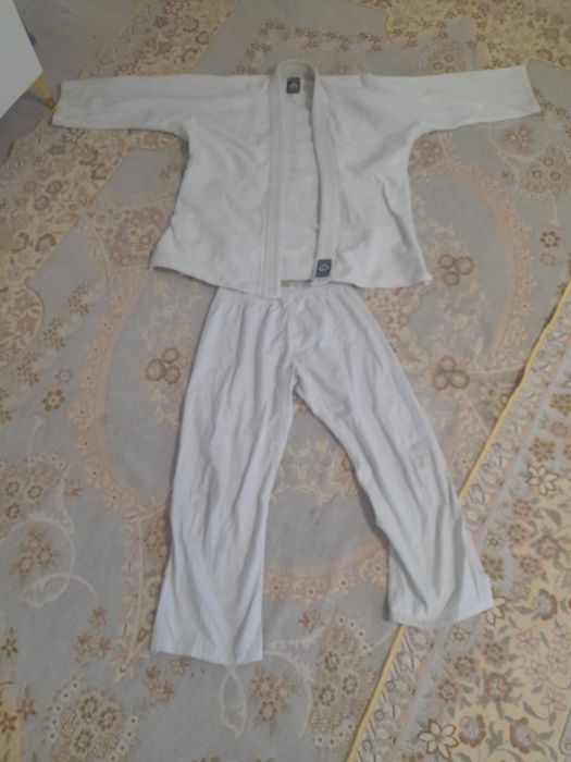 Кемано екеу ақ көк