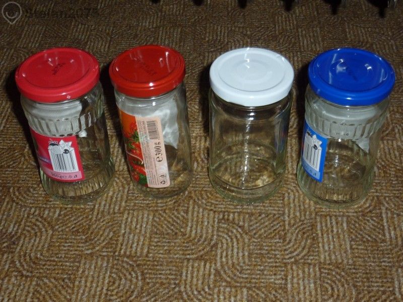 Продавам буркани -  тип омния  - 30 бр. и на винт - 40 бр.