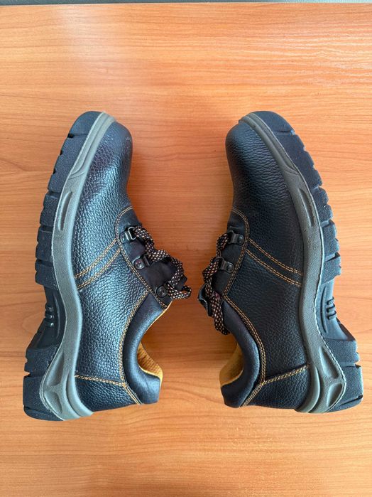 Работни обувки / защитни обувки – номер 42