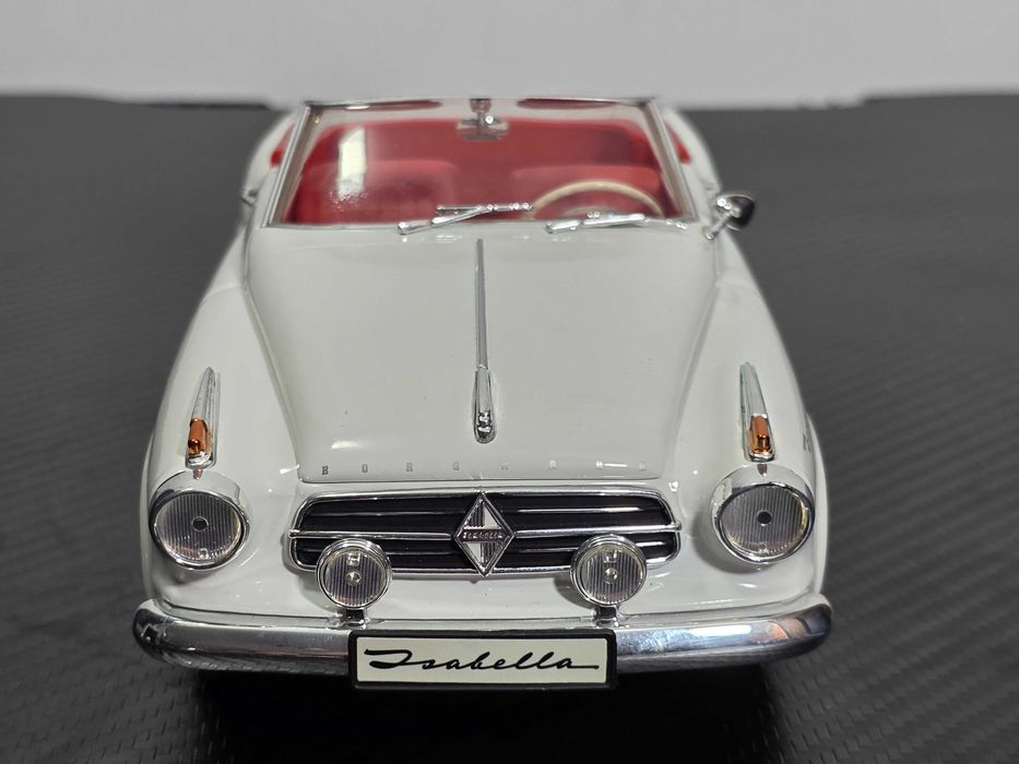 Macheta Auto 1/18 Revell Borgward Isabella Roadster
